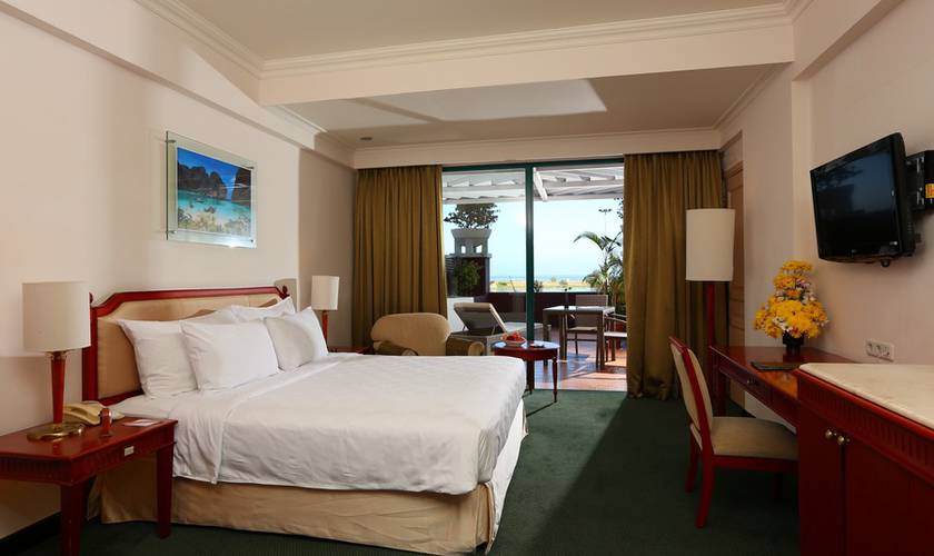 Deluxe Room im Hotel Aryaduta Makassar, Sulawesi Privatreise, Reise Indonesien