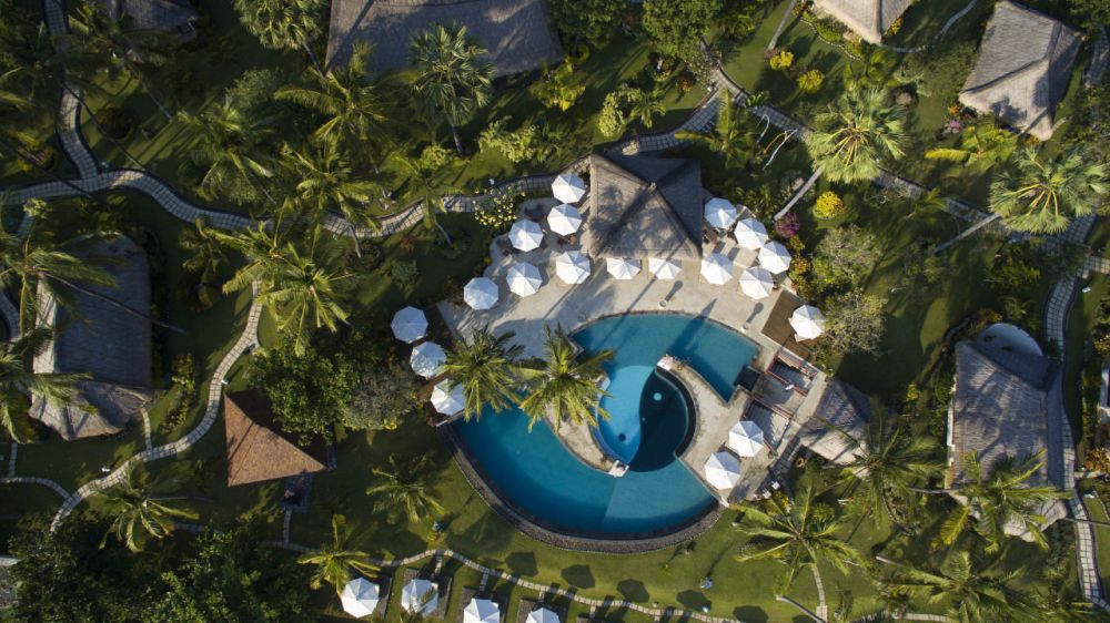 Pool aus der Vogelperspektive, Siddharta Dive Resort & Spa, Tulabem, Bali, Indonesien Rundreise