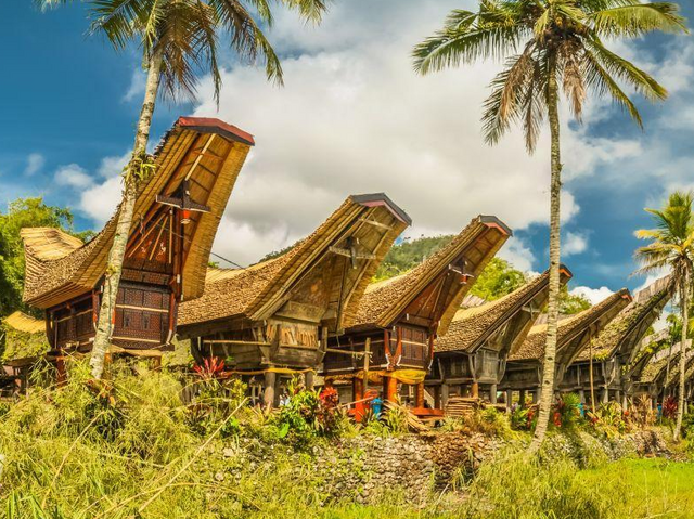 traditionelle Tongkonans, Sulawesi Rundreise, Privatreise Indonesien