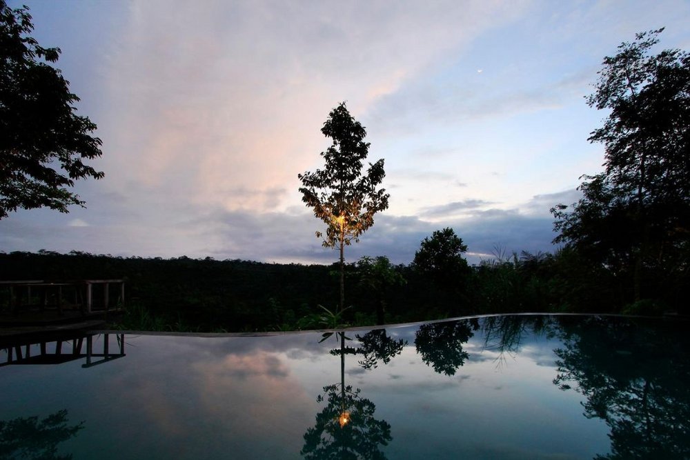 Rundreise Indonesien, Pool mit Ausblick, Puri Sebatu Resort, Indonesien