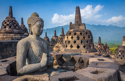Buddhastatue am Borobudur