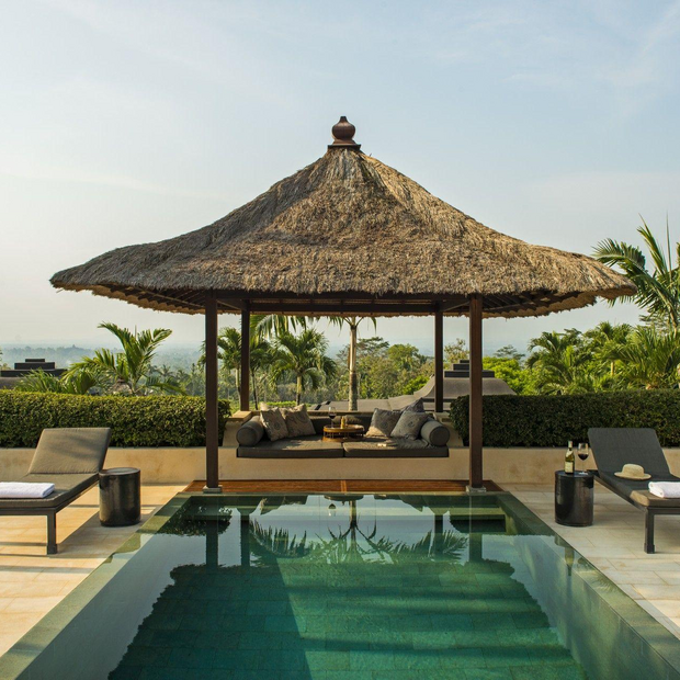 Poolbereich des Amanjiwo, Java, Indonesien Rundreise