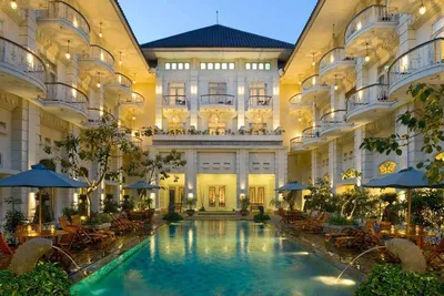 The Phoenix, Indonesien Golfreise