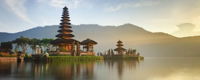 Indonesien Rundreise, Pura Ulun Danu Tempel, Sonnenaufgang