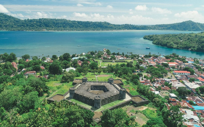 Fort Belgica, Inselhopping, Indonesien Reise