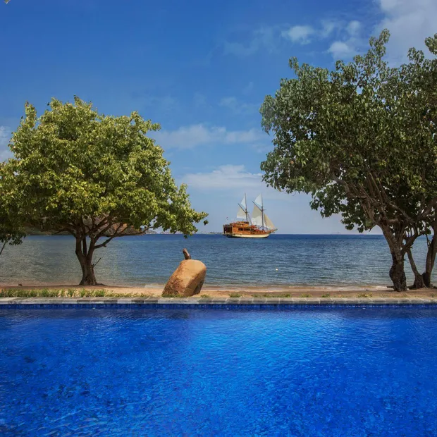 Aussicht vom Pool, Plataran Komodo Resort, Flores, Indonesien Inselhopping