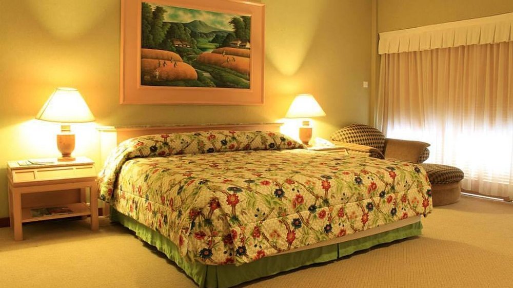 Schlafzimmer im Grand Mutiara Hotel, Sumatra Reise, Luxusreise Indonesien