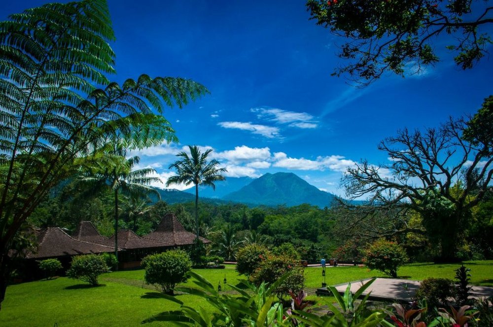 Luxusreise Indonesien, Gartenanlage, MesaStila Resort & Spa, Magelang, Indonesien